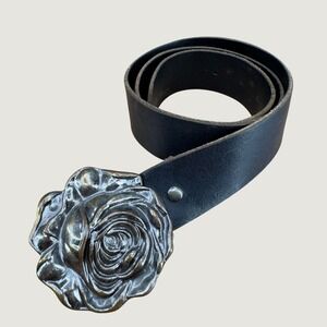 Old Navy Leather Belt Size S Black‎ Rose Flower Buckle Leather Boho Western